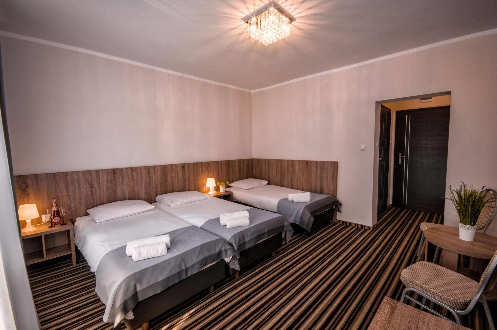 New Corner Hotel Niechorze Bagian luar foto