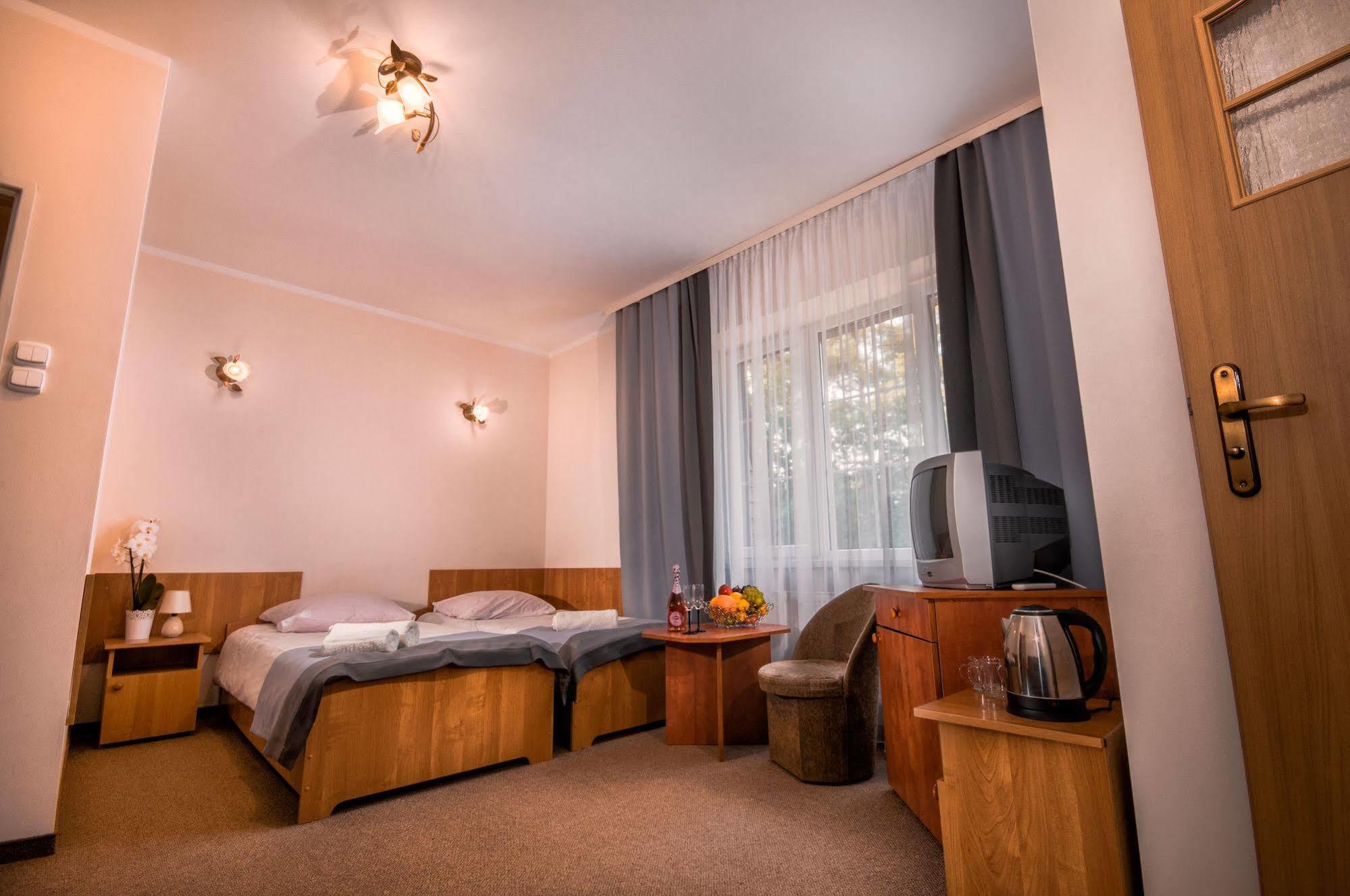 New Corner Hotel Niechorze Bagian luar foto