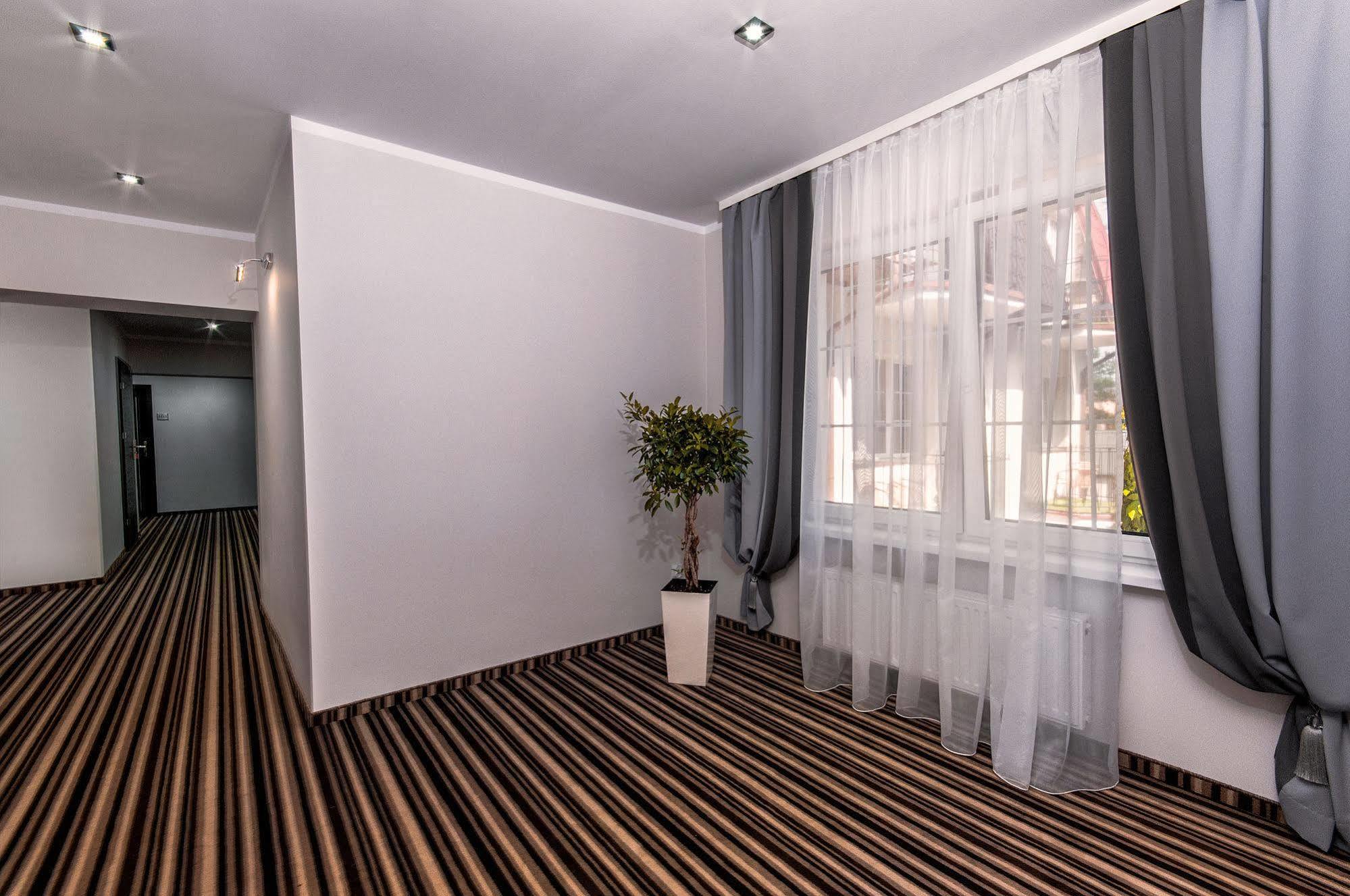New Corner Hotel Niechorze Bagian luar foto