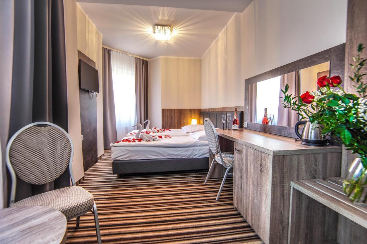 New Corner Hotel Niechorze Bagian luar foto