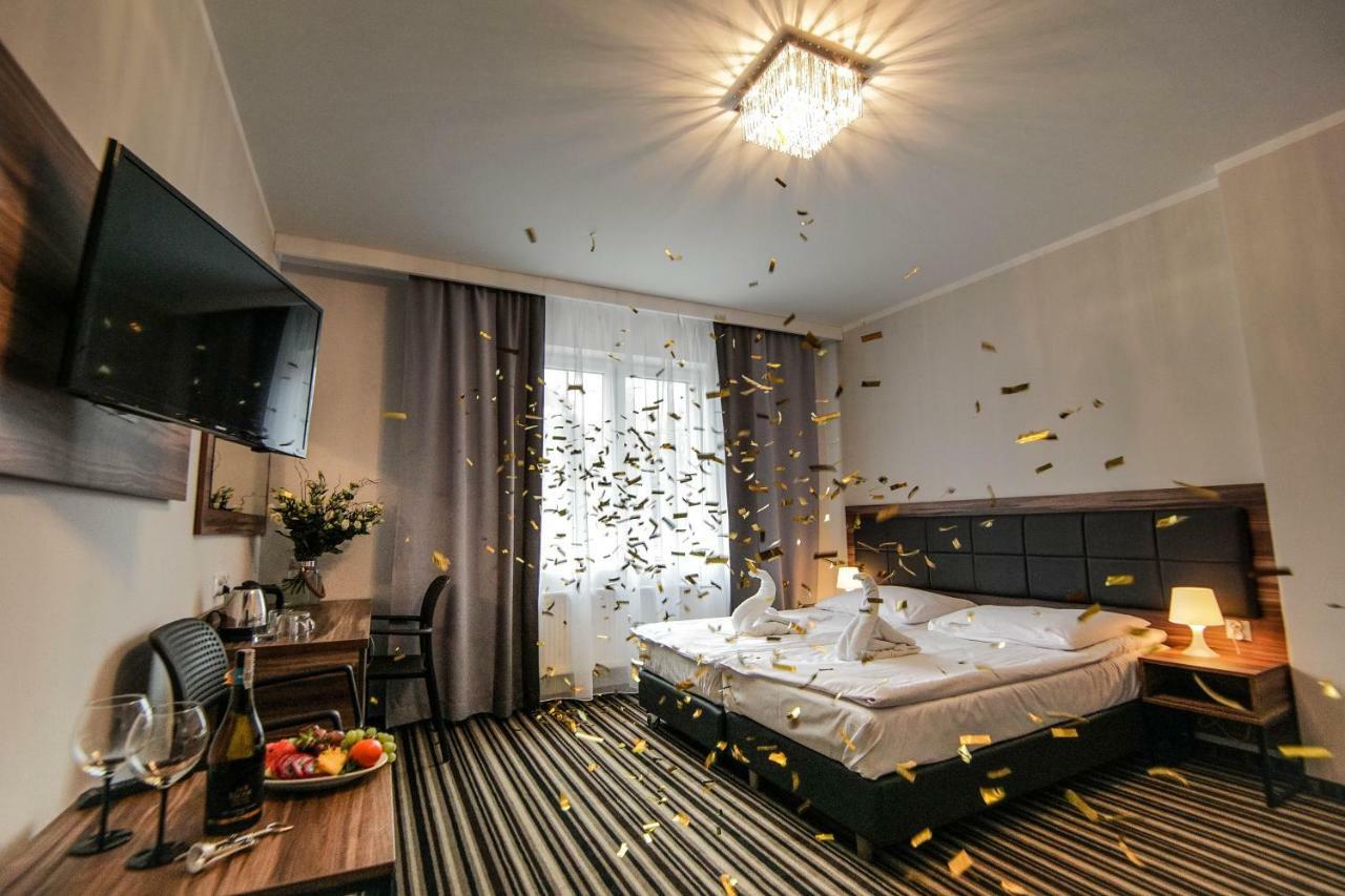 New Corner Hotel Niechorze Bagian luar foto
