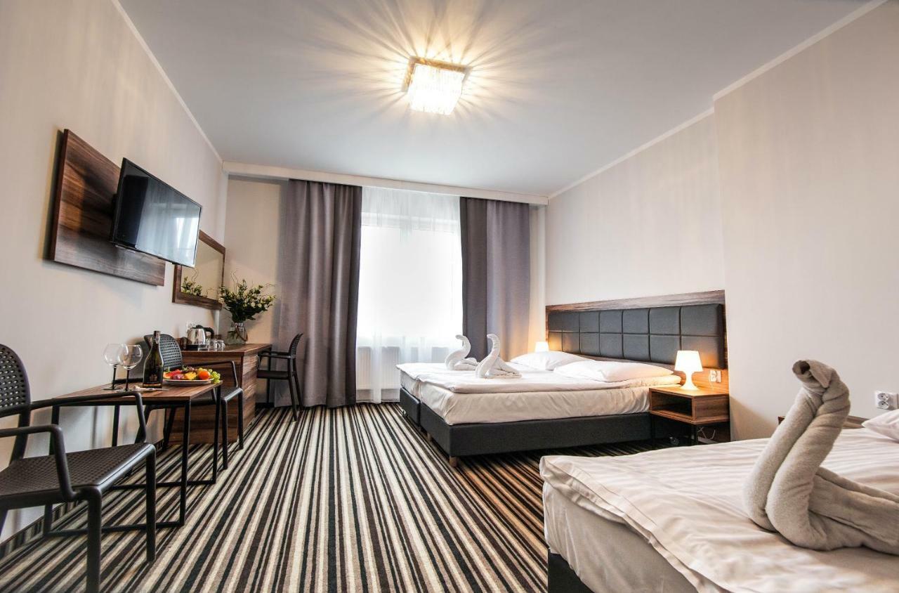 New Corner Hotel Niechorze Bagian luar foto