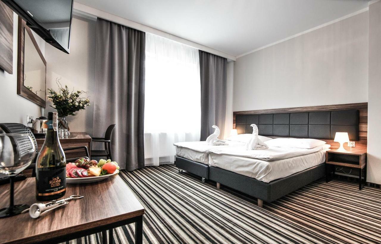 New Corner Hotel Niechorze Bagian luar foto